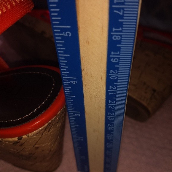 Relativity Beautiful orange wedge sandals - Picture 3 of 6